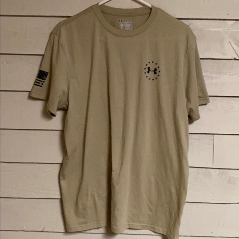 Men’s Large Under Armour T-shirt